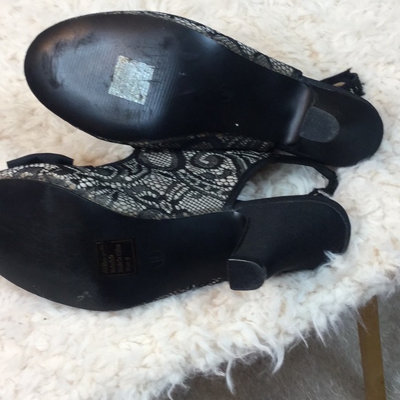 NWOT  Black Lace Heels - Picture 4 of 4